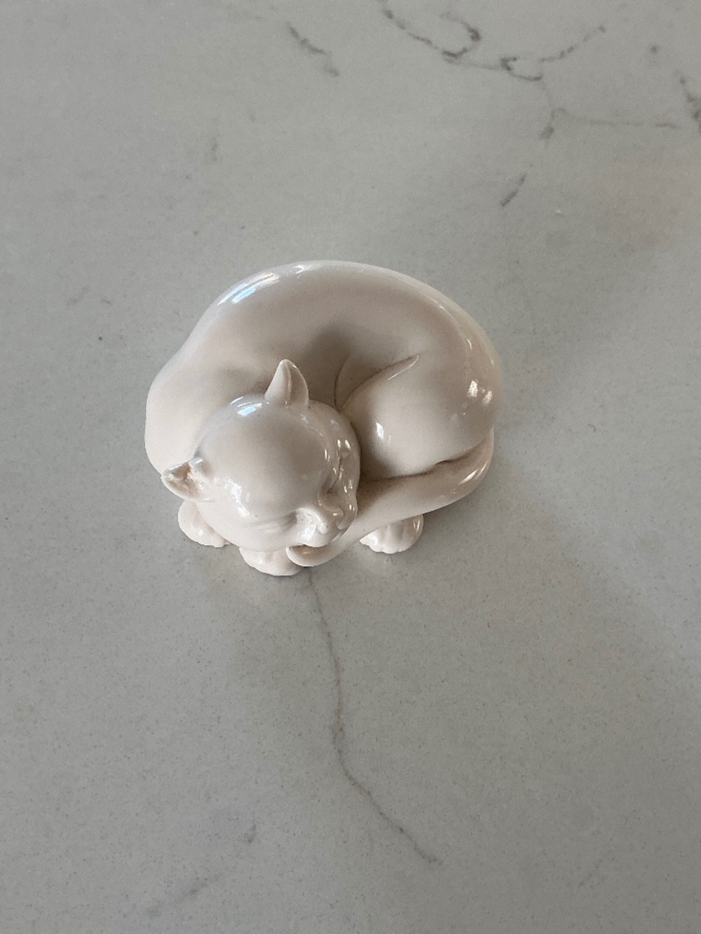 Vintage Franklin Mint Cat Curled Up Sleeping